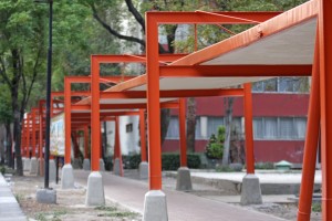 Rehabilitan andadores de la unidad Nonoalco Tlaltelolco.