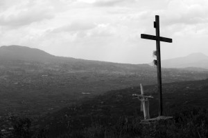 La cruz en lo alto de la cima del volcán Teutli, en Milpa Alta.