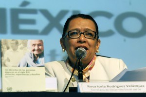 La titular de la Sedeso-DF, Rosa Icela Rodríguez Velázquez..