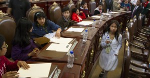 Asumieron el cargo de “diputados por un día” (Foto Cuartoscuro)