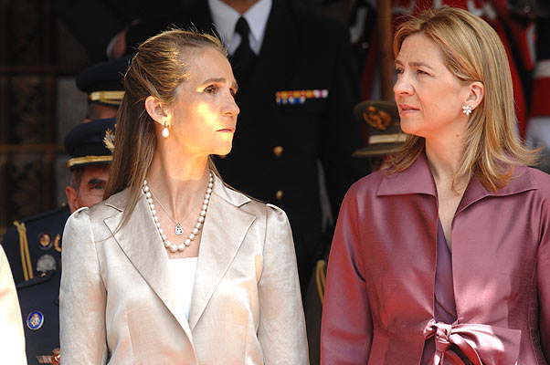 Las infantas Elena y Cristina dejarán de pertenecer a la familia Real.