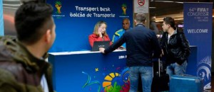El personal del aeropuerto de Río de Janeiro se declaró en huelga parcial de 24 horas, previo al arranque de la Copa del Mundo, para presionar por aumentos salariales