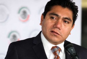 DENUNCIAS de sobornos al coordinador panista en el senado causan molestia a Gustavo Madero Foto Especial