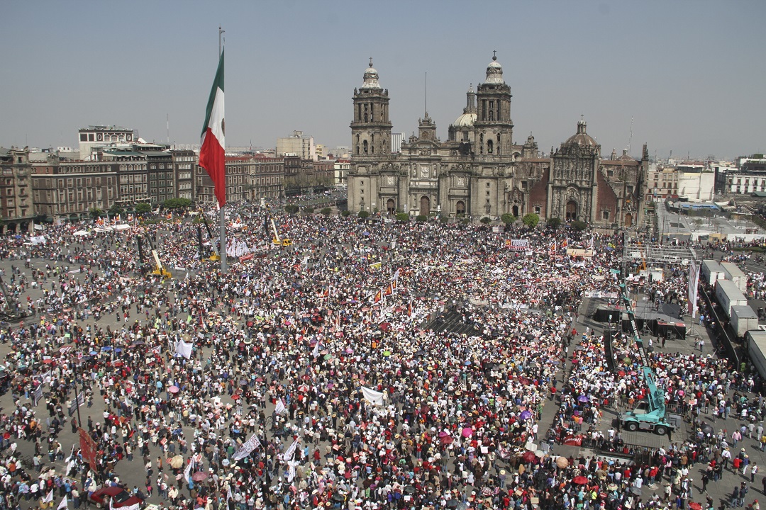 Este domingo hubo una concentración de Andrés Manuel López Obrador y Morena. Poniatowska fue una de las oradoras. FOTOS. CUARTOSCURO).
