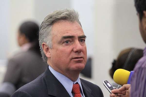 Jesús Ramírez Stabros, ex coordinador de Vinculación en la Presidencia de la República, quien fue acusado de haber incurrido en un conflicto de intereses debido a que también desempeñaba un puesto en el consejo de administración de Iberdrola México, fue inhabilitado tres meses por la Secretaría de la Función Pública (SFP). Read more: http://www.diariocambio.com.mx/2014/nacional/item/170852-inhabilitan-a-funcionario-de-presidencia-por-ocupar-simultaneamente-un-cargo-publico#ixzz3FPgbZnvz