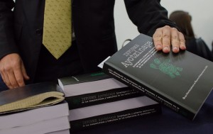 MÉXICO, D.F., 06SEPTIEMBRE2015.- el Grupo Interdisciplinario de Expertos Independientes (GIEI), nombrado por la Comisión Interamericana de Derechos Humanos entregó las primeras conclusiones en torno a la desaparición de los 43 normalistas de Ayotzinapa el pasado 26 y 27 de septiembre del año anterior. Una de las conclusiones finales, según lo comunicado ante medios, es que los normalistas “no fueron cremados en el basurero de Cocula”. FOTO: MARÍA JOSÉ MARTÍNEZ /CUARTOSCURO.COM