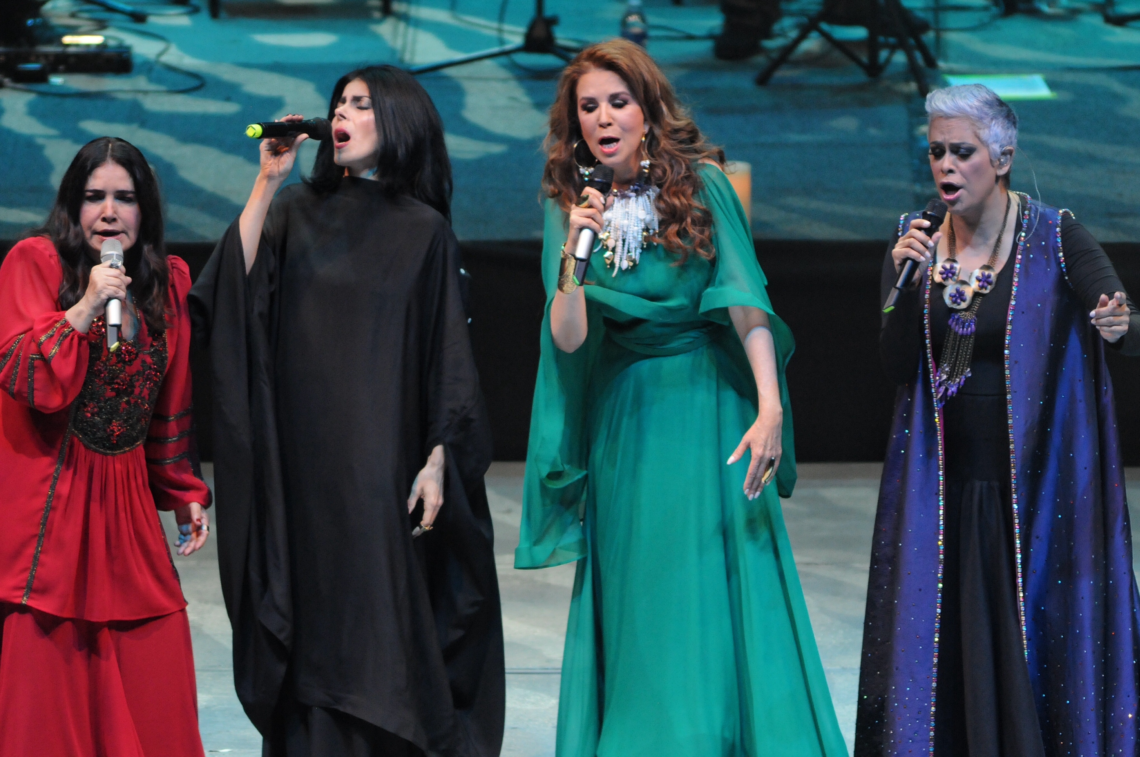 Las cantantes Eugenia León, Tania Libertad y Guadalupe Pineda, ofrecieron un concierto en el Auditorio Nacional, durante su presentación invitaron a mujeres como Ely Guerra y Lila Downs, a interpretar algunas canciones. (Foto: Diego Simón Sánchez /cuartooscuro.com)
