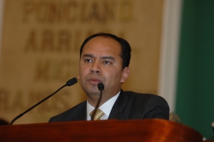 El diputado local, Manuel Alejandro Robles Gómez.