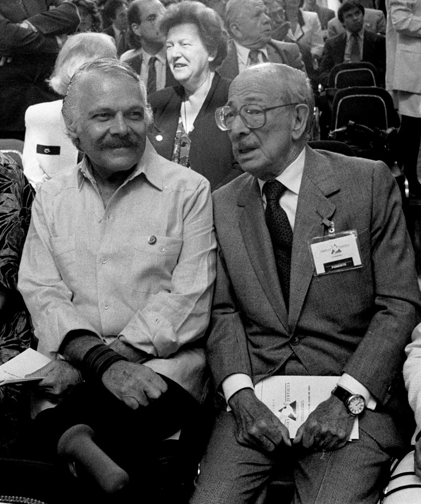 José Luis Cuevas y Fernando Benítez durante el seminario Libertad y Justicia organizado por la SEDESOL el 20 de febrero del 2000. Foto: Cuartoscuro