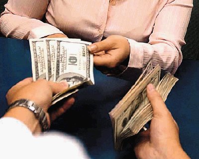 Las empresas fraudulentas piden un depósito para procesar el préstamo.