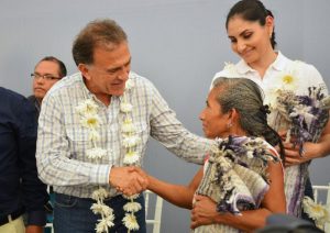 Miguel Ángel Yunes Linares durante su jornada de trabajo por Veracruz/ Foto: Gobierno de Veracruz.